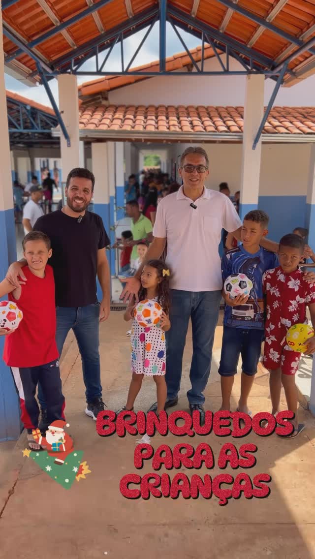 Uma tradição no Natal presentearmos nossas crianças em Lagoa dos Patos MG